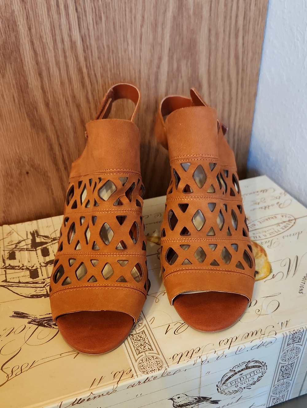 Women's Cutout Slingback Sandals in Burnt Orange/Rust